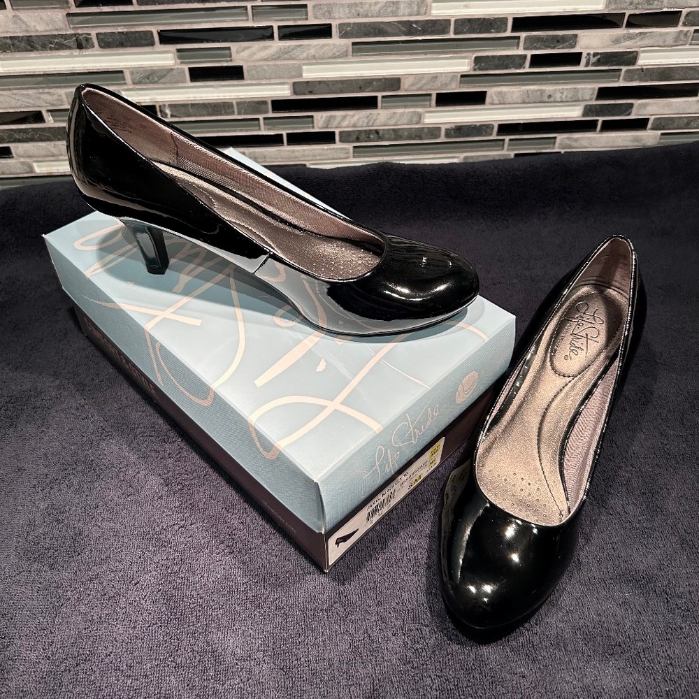 HEELS - BLACK PATENT - 8M - PARIGI - LIFE STRIDE